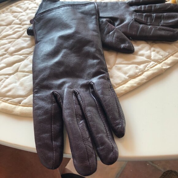 Rare find..purple gloves! - Picture 4 of 4